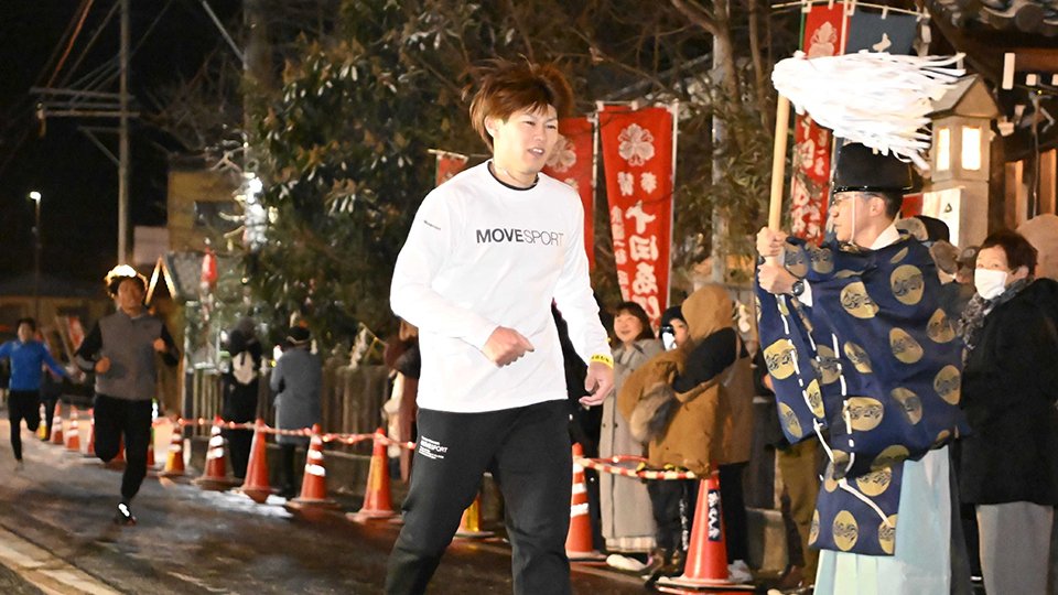 一番福「福を分け与える存在に僕はなる」 岐阜・中津川市で福男選び