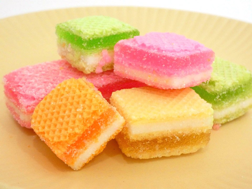 駄菓子の宝石「ウエハースゼリー」彩り豊かな昭和の味 | 岐阜新聞Web